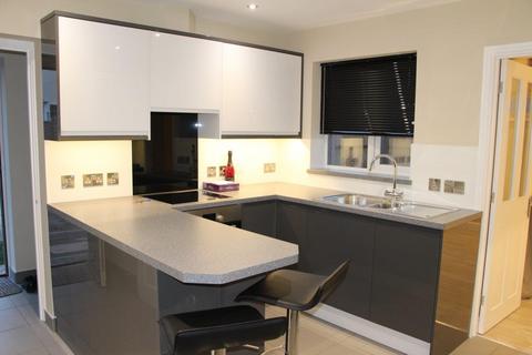 2 bedroom semi-detached bungalow to rent, Tharp Way, Chippenham, Cambridgeshire