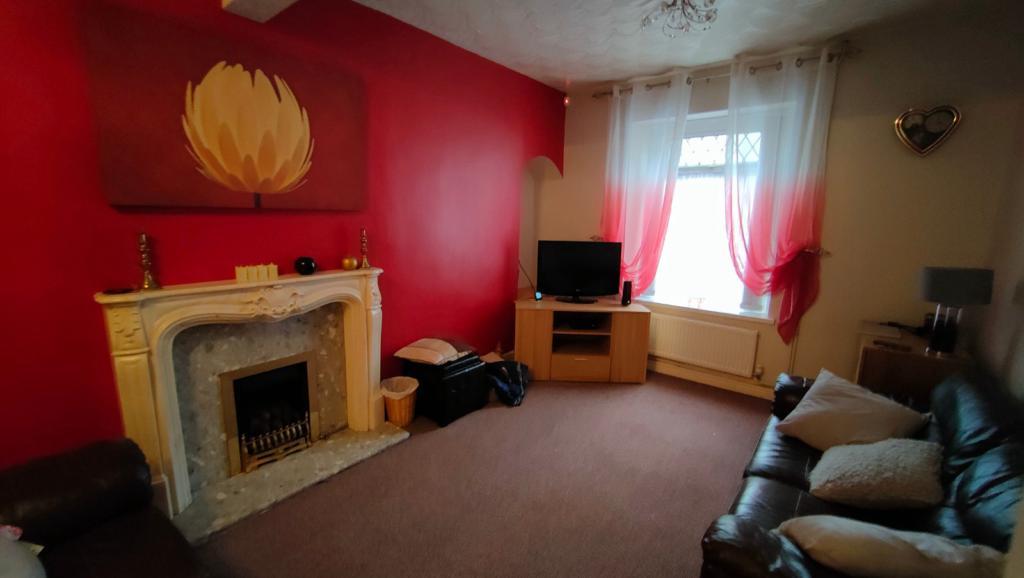 22 Gerald Street Hafod Swansea 2 bed terraced house £700 pcm (£162 pw)