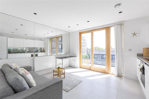 Studio to rent, Cobblestone Square, London, E1W