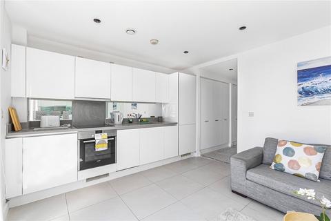 Studio to rent, Cobblestone Square, London, E1W