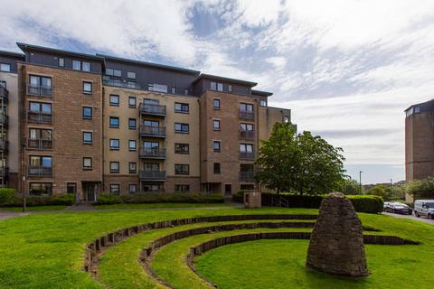 Flat 2, 7 Hawkhill Close, Edinburgh, EH7 6FE
