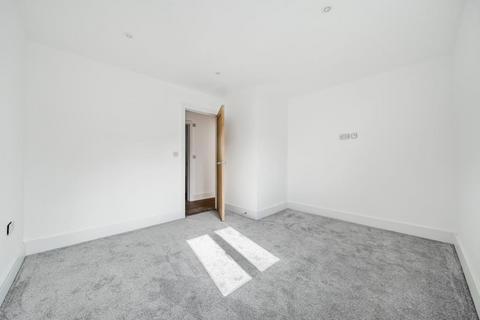 undefined, 11 Burford Road, Carterton OX18