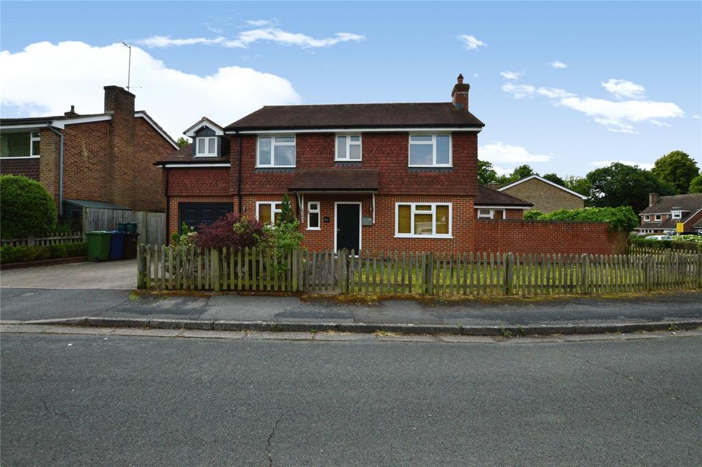 Chestnut Way, Busbridge, Godalming, Surrey, GU7 4 bed detached house to