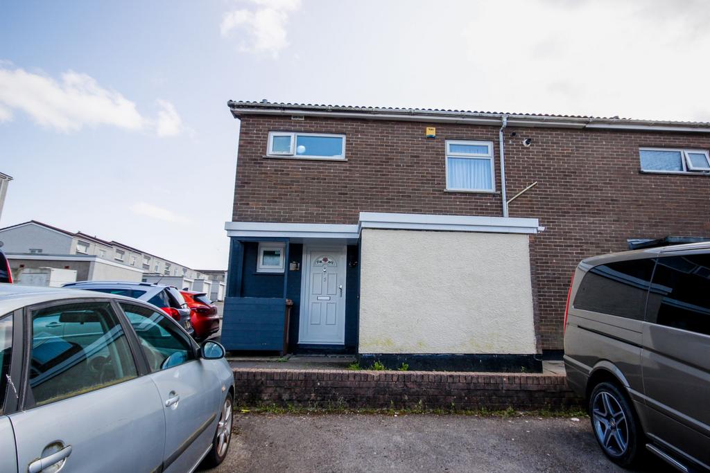 Maxton Court, Caerphilly 3 bed semidetached house for sale £170,000