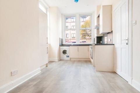 undefined, 0699L Albert Street, Edinburgh, EH7 5LN
