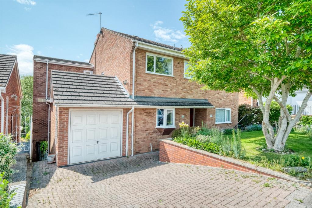 Columbia Drive, Worcester, WR2 4XX 5 bed detached house for sale £625,000