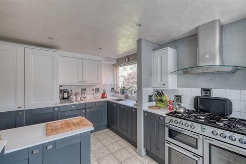 137 Columbia Drive, Lower Wick, Worcester, WR2 4XX