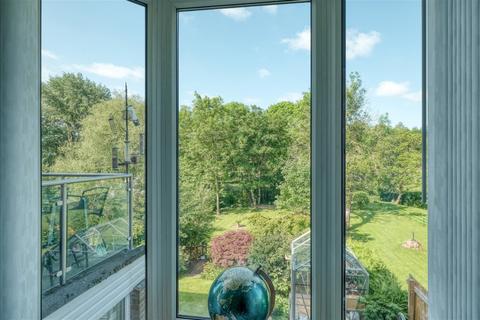 137 Columbia Drive, Lower Wick, Worcester, WR2 4XX