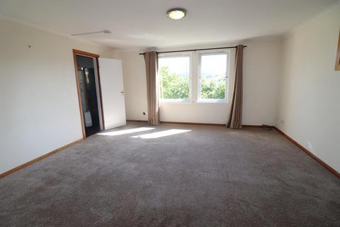 3 bedroom flat to rent, Headland Court, Aberdeen, AB10