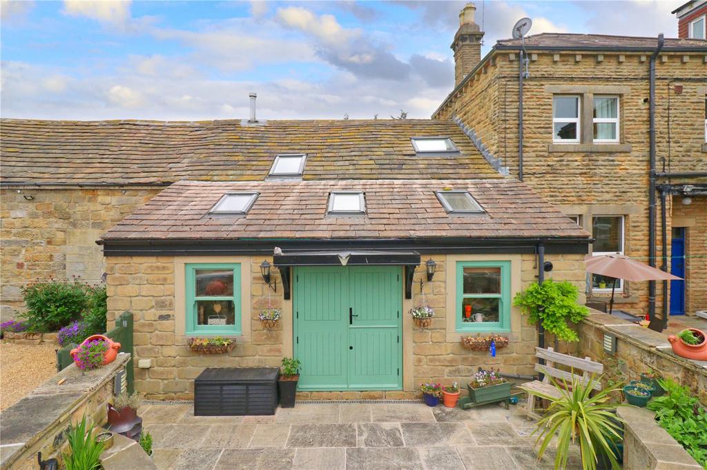 Dean Lane, Horsforth, Leeds, West Yorkshire, LS18 2 bed house for sale