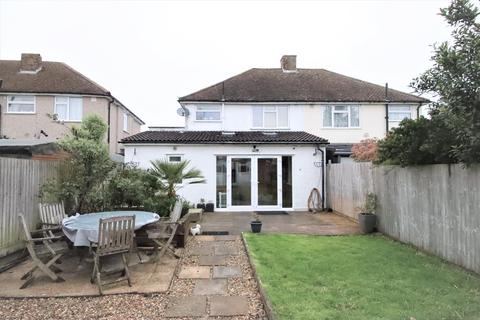 16 Heneage Crescent, New Addington, Croydon, CR0 0NX