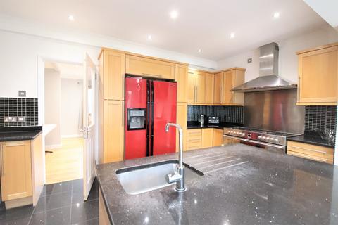 16 Heneage Crescent, New Addington, Croydon, CR0 0NX