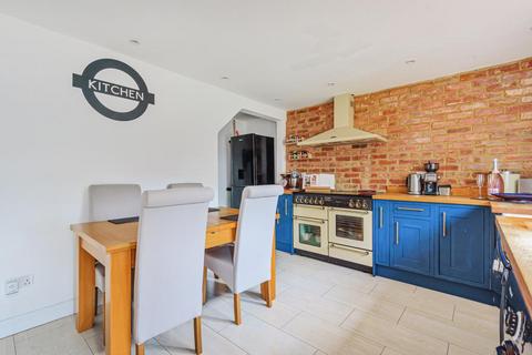 3 bedroom semi-detached house to rent, Richens Drive,  Carterton,  OX18