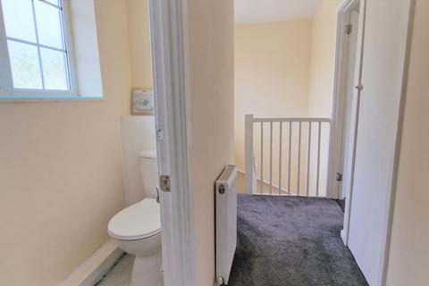 2 bedroom terraced house to rent, Wellside Close, Barnet, EN5