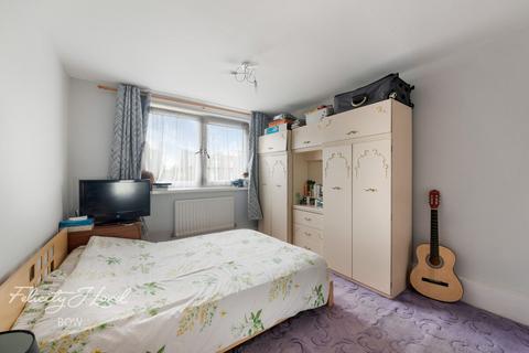 3 bedroom maisonette for sale - Old Ford Road, London, E2