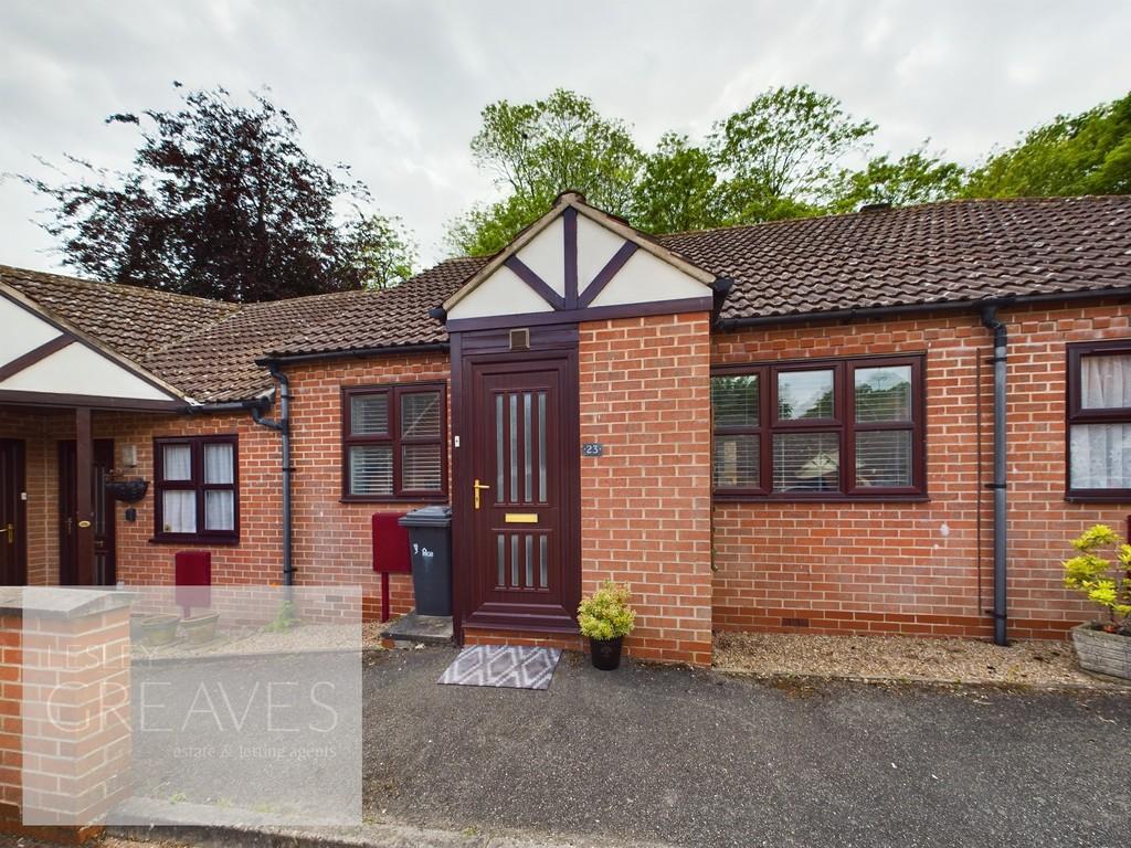 Elmsdale Gardens, Burton Joyce, Nottingham 2 bed terraced bungalow for