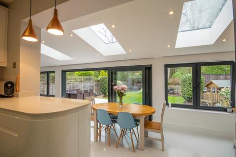 6 Waxwell Close, Pinner, HA5 3ET