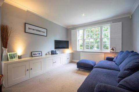 6 Waxwell Close, Pinner, HA5 3ET