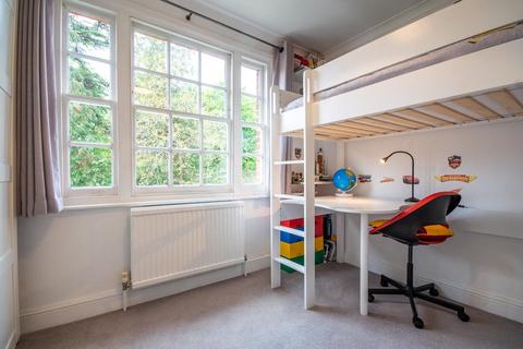 6 Waxwell Close, Pinner, HA5 3ET