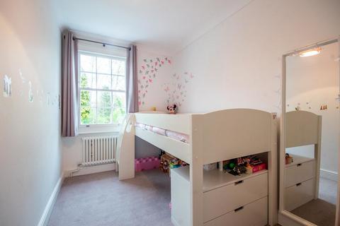 6 Waxwell Close, Pinner, HA5 3ET