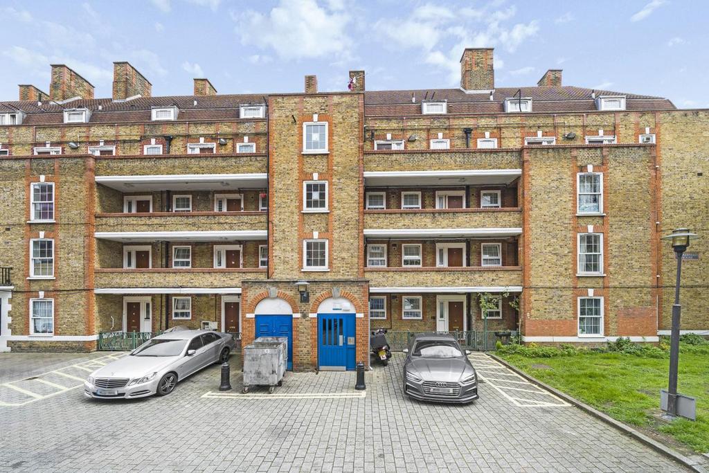 Goldsmith Road, Peckham Rye 3 bed flat for sale £485,000