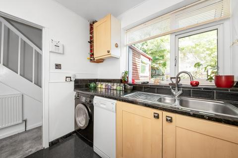 4 Steyning Grove, London, SE9 4NQ