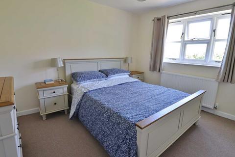 3 bedroom end of terrace house for sale - Kingsbury Square, Marlborough, SN8 1JF