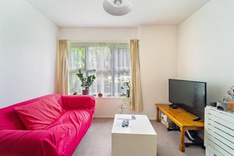 1 bedroom ground floor flat for sale, Culmington Road, Ealing
