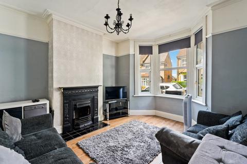 98 Tharp Road, Wallington, SM6 8LE