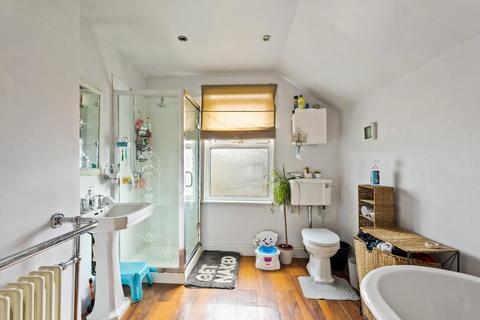 98 Tharp Road, Wallington, SM6 8LE