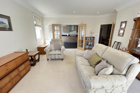 2 bedroom apartment to rent, Wray Park Road, Reigate