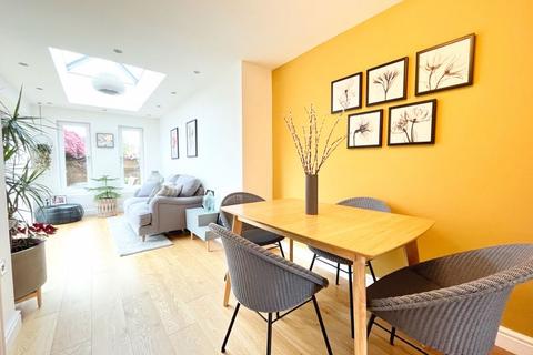 3 bedroom detached house for sale - 25 Clos Ynysddu, Pontyclun, CF72 9WQ