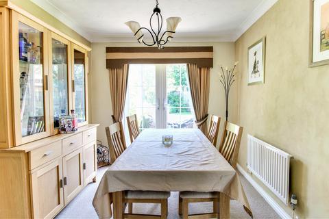 9 Bicton Road, Swindon, SN25 4TU