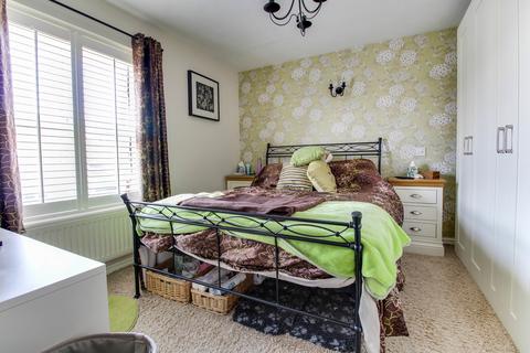 9 Bicton Road, Swindon, SN25 4TU