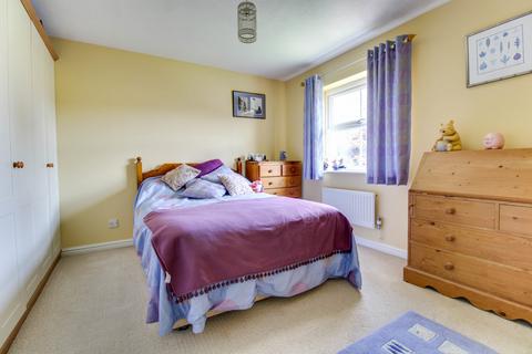 9 Bicton Road, Swindon, SN25 4TU