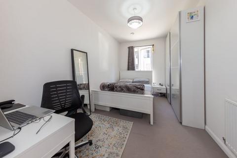 2 bedroom apartment for sale, Edgecumbe Avenue, London