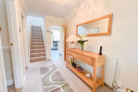 32 Lindrosa Road, Sutton Coldfield, B74 3JZ