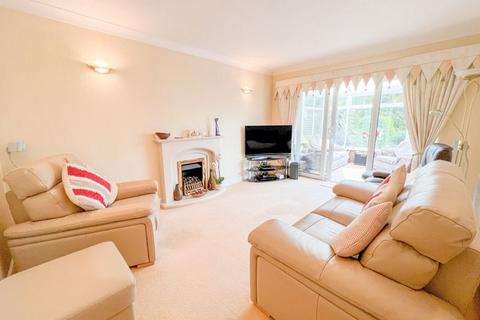 32 Lindrosa Road, Sutton Coldfield, B74 3JZ