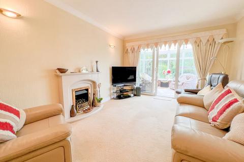 32 Lindrosa Road, Sutton Coldfield, B74 3JZ