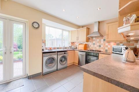 32 Lindrosa Road, Sutton Coldfield, B74 3JZ