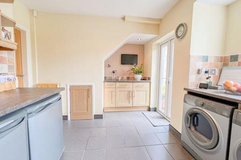 32 Lindrosa Road, Sutton Coldfield, B74 3JZ