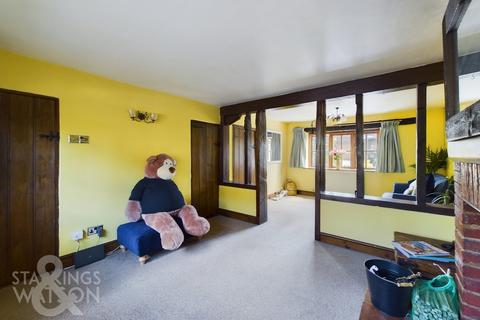 2 bedroom cottage for sale - Chapel Street, New Buckenham, Norwich