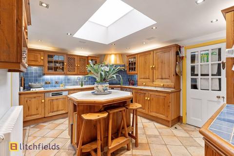 4 bedroom semi-detached house for sale, Heathgate, Hampstead Garden Suburb, NW11