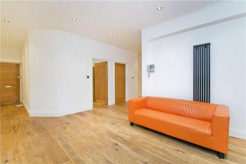 4 bedroom ground floor flat to rent, Camden Street, Camden Town, London