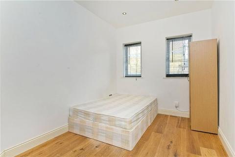 4 bedroom ground floor flat to rent, Camden Street, Camden Town, London