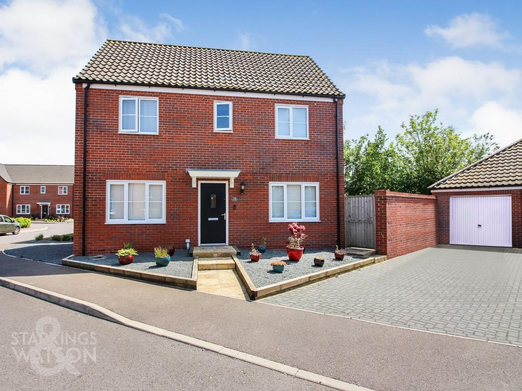 Shreeve Road, Blofield, Norwich 3 bed detached house for sale £325,000