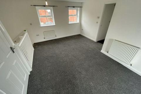 2 bedroom maisonette to rent, Red Kite Close, Hucknall, Nottingham, NG15 8HE