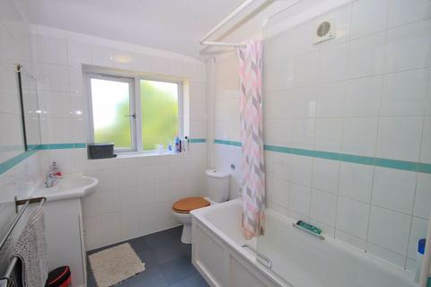 49 Middleton Avenue, Greenford, UB6 8BG