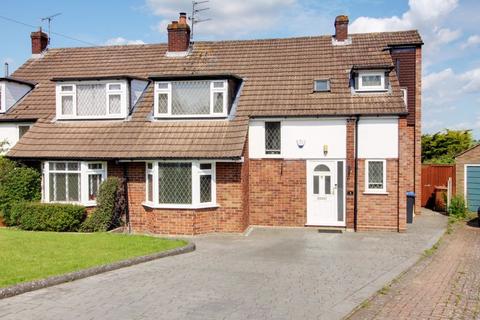 3 bedroom semi-detached house to rent, Woodview, Cuffley EN6