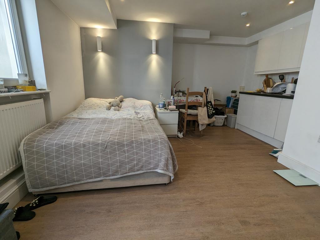 Swinton Street, London WC1X Studio to rent £1,375 pcm (£317 pw)